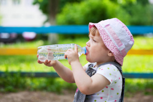 Детская минеральная вода: Ключ к здоровью и гидратации юных непосед